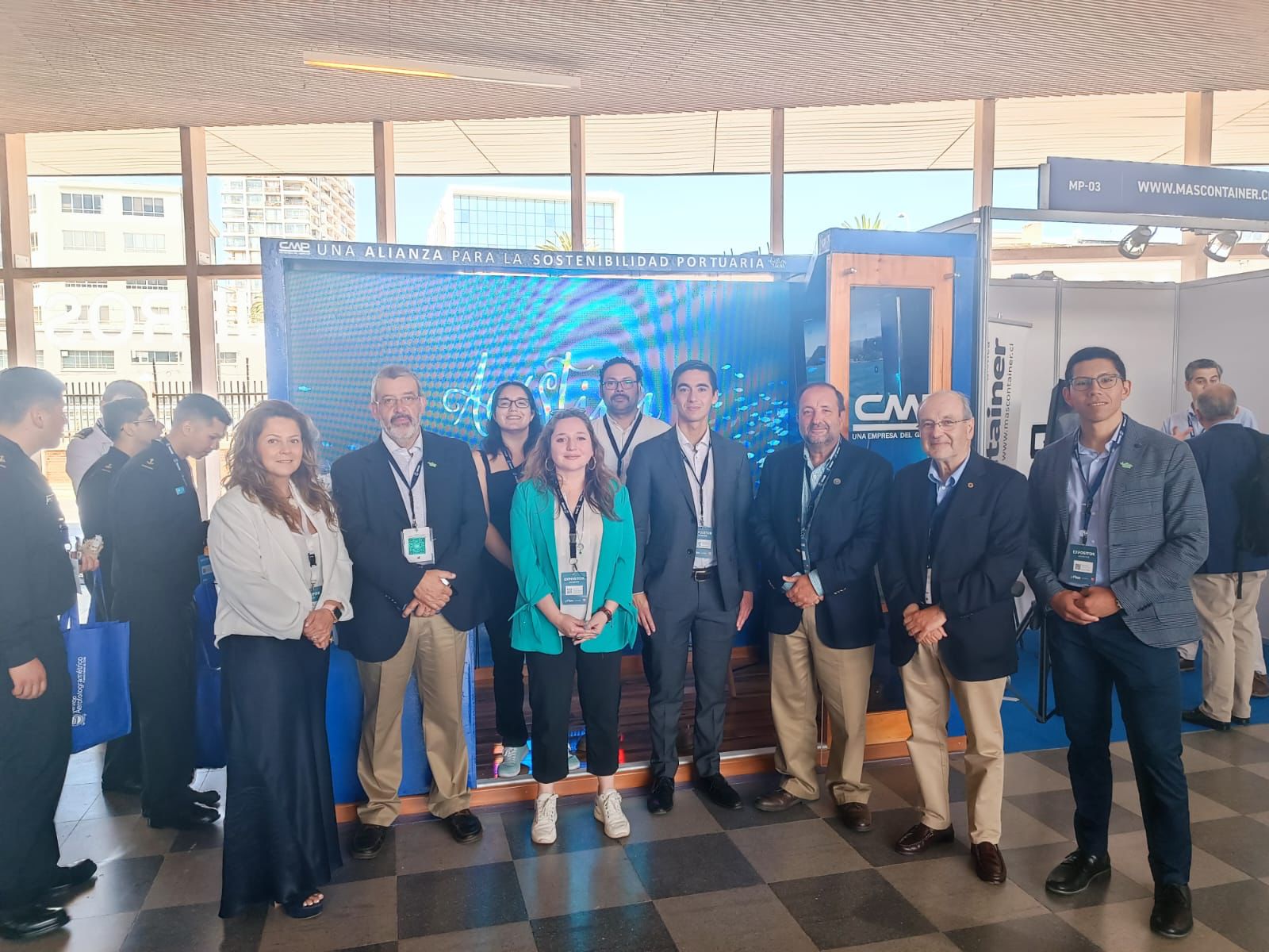 Imagen del equipo de Acústica Marina en el stand de ExpoNaval 2022